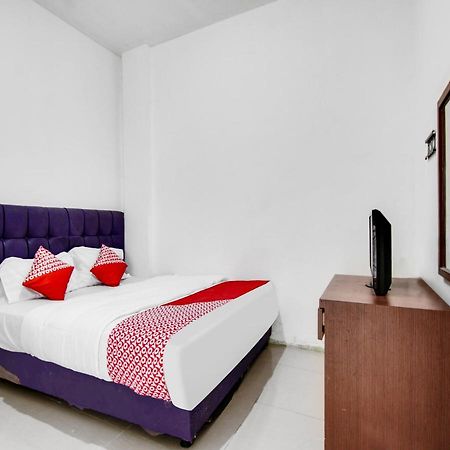 פקאנבארו Oyo 90897 Hotel Sepupu Satria מראה חיצוני תמונה