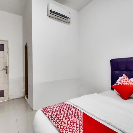 פקאנבארו Oyo 90897 Hotel Sepupu Satria מראה חיצוני תמונה