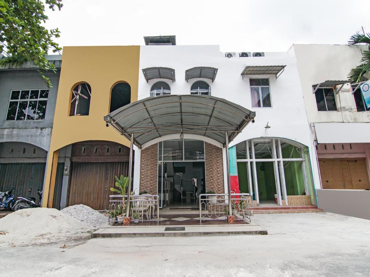 פקאנבארו Oyo 90897 Hotel Sepupu Satria מראה חיצוני תמונה