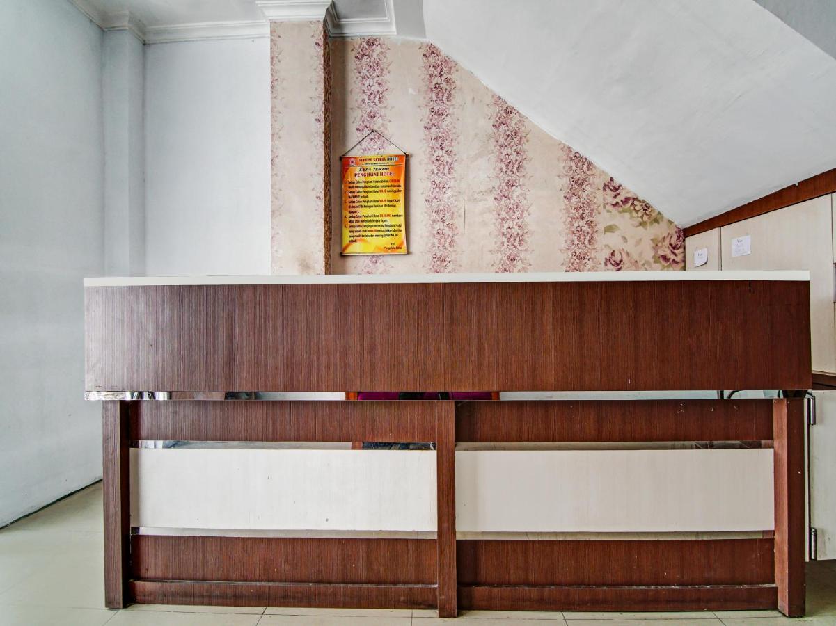 פקאנבארו Oyo 90897 Hotel Sepupu Satria מראה חיצוני תמונה