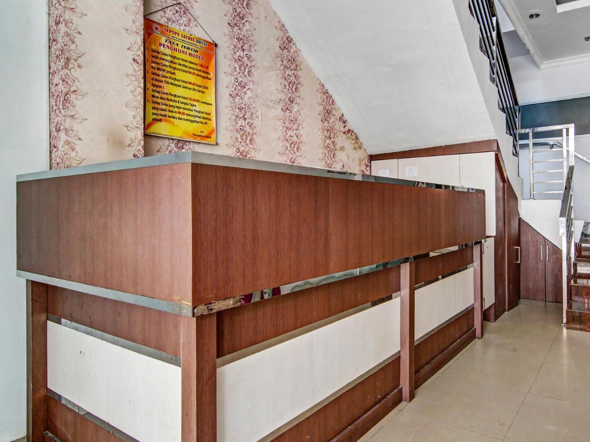 פקאנבארו Oyo 90897 Hotel Sepupu Satria מראה חיצוני תמונה