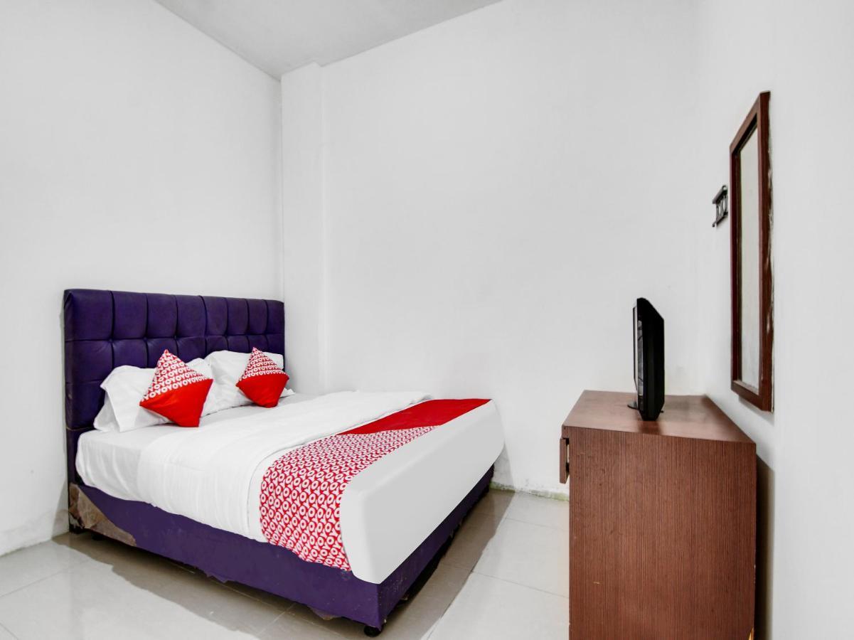 פקאנבארו Oyo 90897 Hotel Sepupu Satria מראה חיצוני תמונה