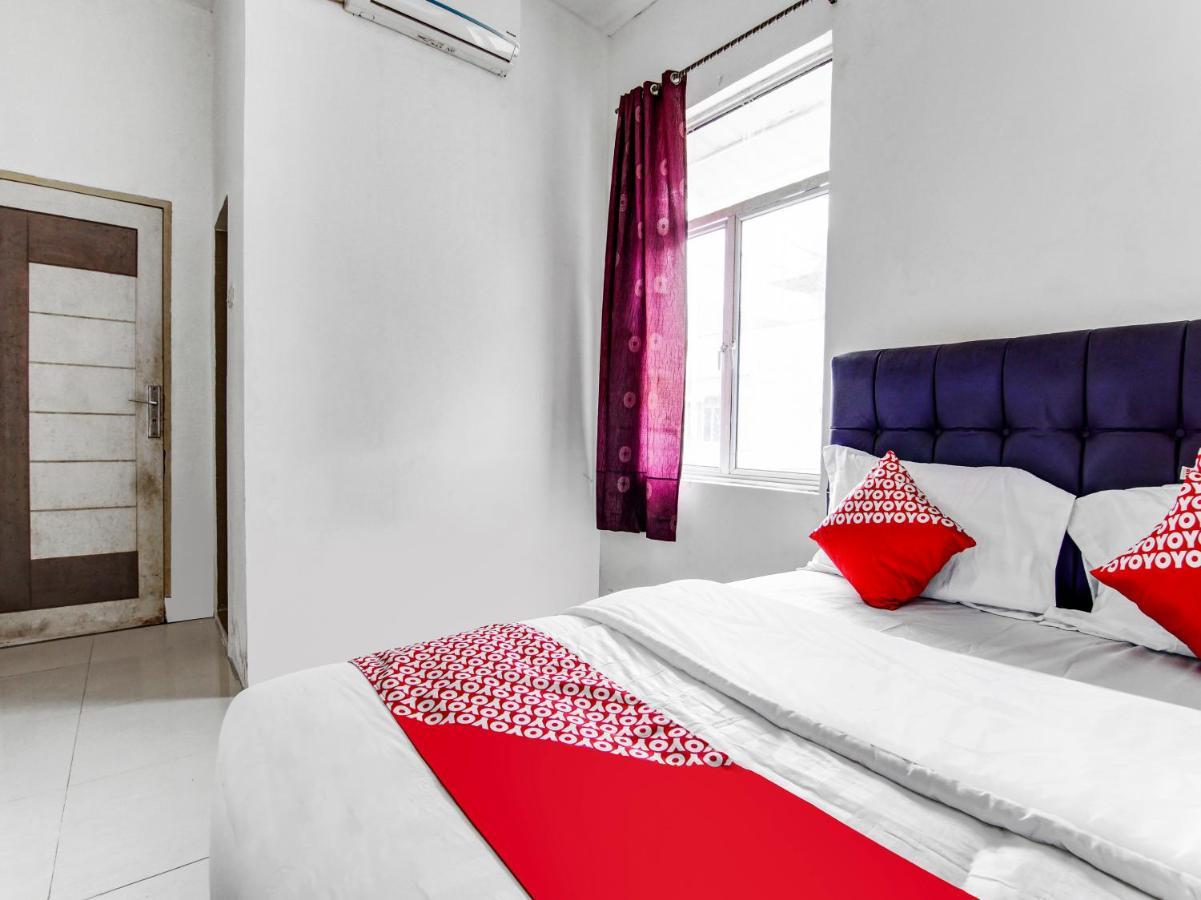 פקאנבארו Oyo 90897 Hotel Sepupu Satria מראה חיצוני תמונה
