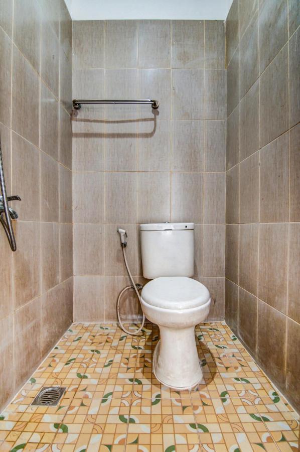 פקאנבארו Oyo 90897 Hotel Sepupu Satria מראה חיצוני תמונה