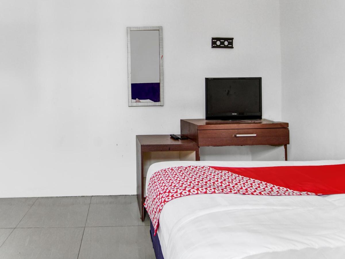פקאנבארו Oyo 90897 Hotel Sepupu Satria מראה חיצוני תמונה