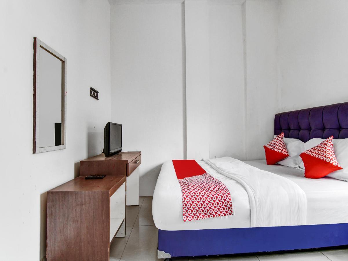 פקאנבארו Oyo 90897 Hotel Sepupu Satria מראה חיצוני תמונה