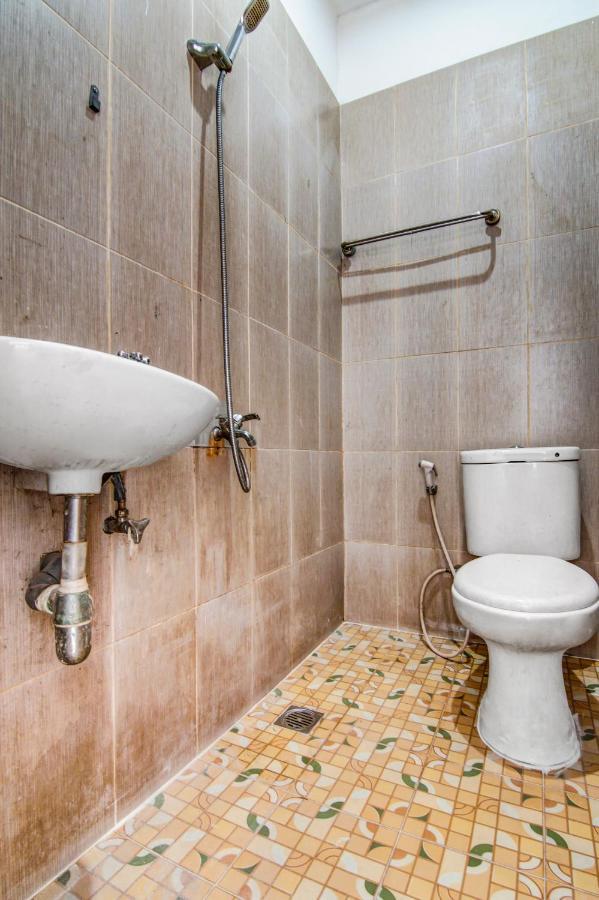 פקאנבארו Oyo 90897 Hotel Sepupu Satria מראה חיצוני תמונה